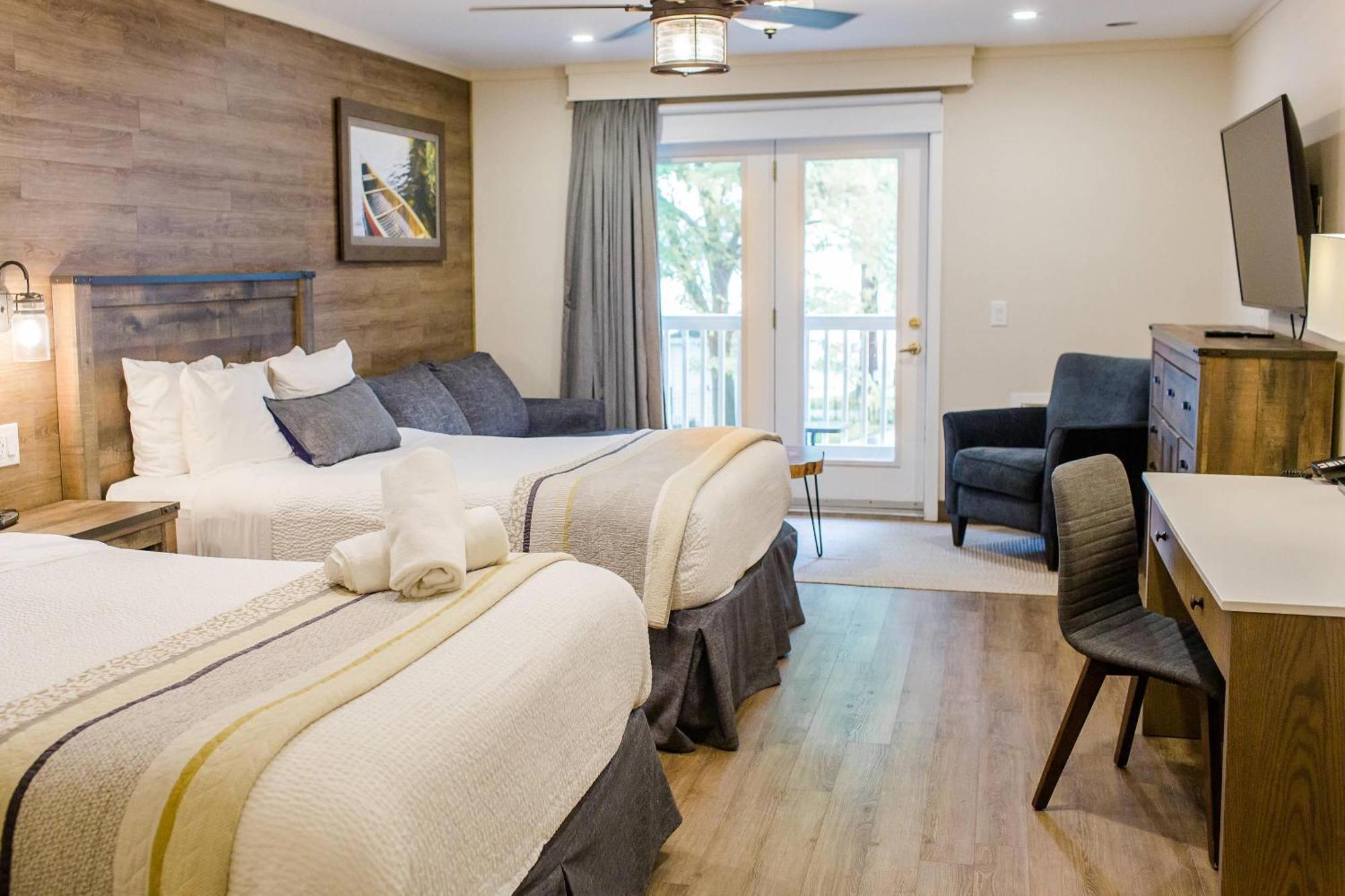 Queen Room Two Queen Beds Balcony or Lake View Non-Smoking